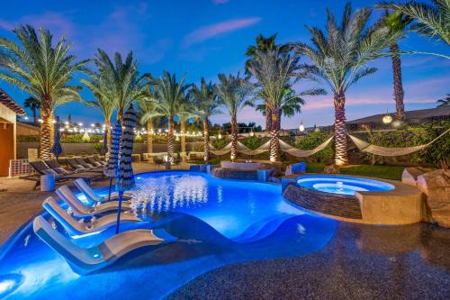 BOHO Villa Htd Pool, Spa, Pickle Ball Ct, Cabana