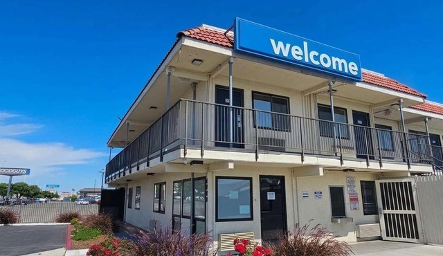 Bridgeview Hotel