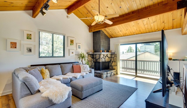 Bright Big Bear Cottage w/ Fire Pit: 3 Mi to Lake!