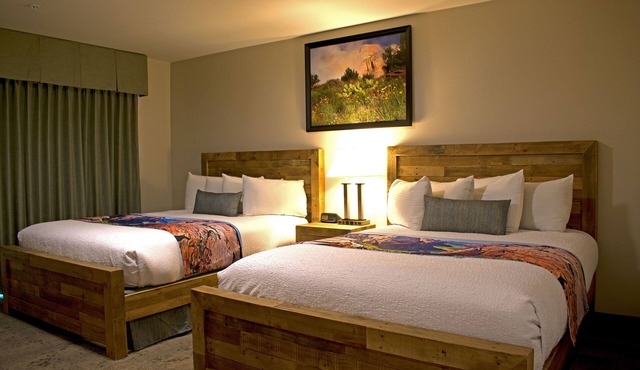 Bumbleberry Inn in Springdale