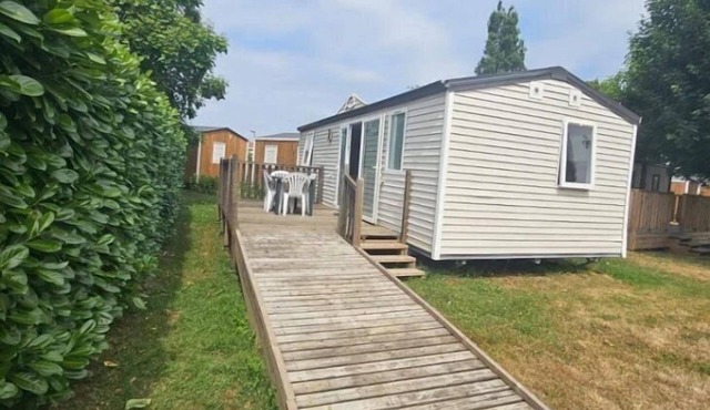 Camping - ccbbife - Three Bedroom Apartment, Sleeps 6 in Charlieu