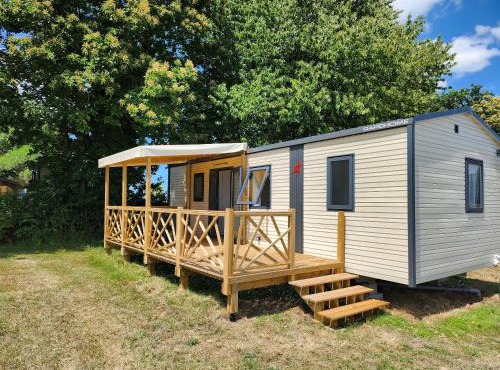 Camping le Balcon de la Baie in Saint-Marcan