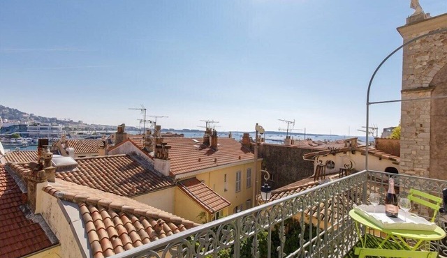 Cannes Balconies & Views | Beach & Palais within walking distance in Cannes