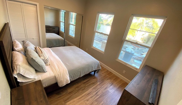 Carlsbad Charm - steps from everything, Theater, Library, Coffee shop, dining. in Carlsbad