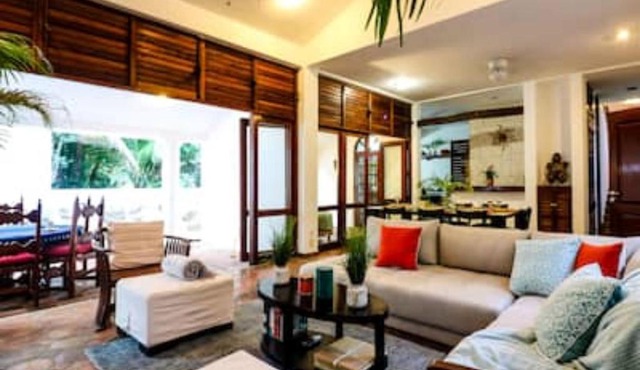 Casa 7 hab, 9 camas y a 2 cuadras de la Playa !!! in Playa del Carmen