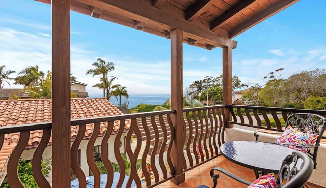 Casa de Lujo - Spanish Seaside Retreat