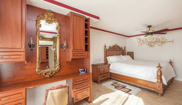 CASA MIA - Las Vegas traditional Luxury