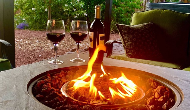 Centrally located @ heart of Sedona w NEW HotTub, King & 2 Queens, Dog Friendly!