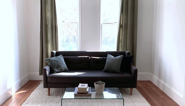Centrally located peaceful modern farmhouse (3bd/2ba) in Berkeley