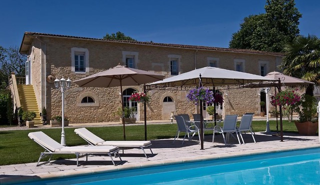 Château Pontet d'Eyrans & Spa in Eyrans