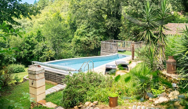 Charm & Tranquility in the heart of Périgord Noir with private heated pool in Le Bugue