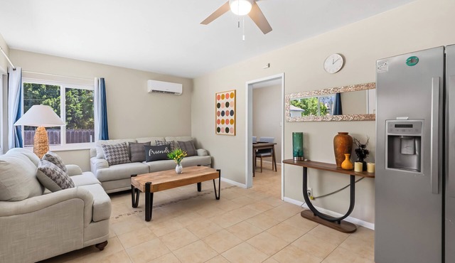 Charming 2-bedroom house with WiFi, AC with Modern Comforts