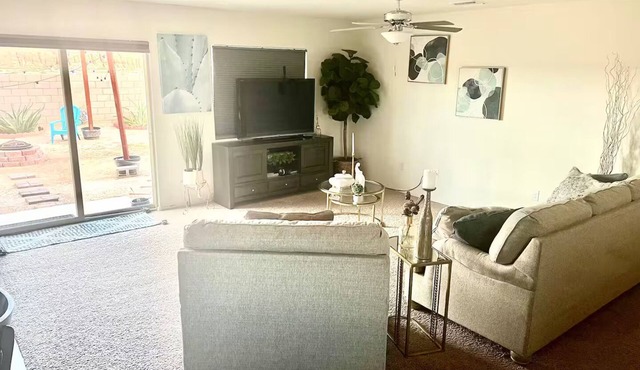 Charming 2-bedroom house in delightful Tucson near Casino del Sol. in Tucson