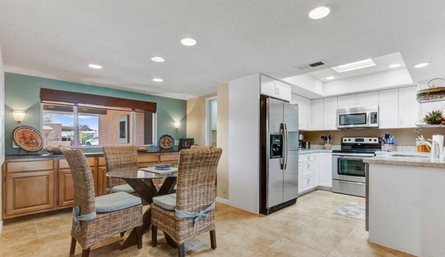 Charming 2-bedroom view townhome in 55+ Rio Verde community