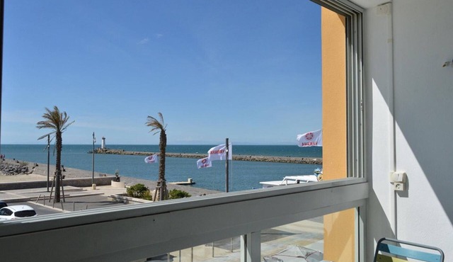 Charming 2-room Apt, 5 people, beachfront, free parking in Le Grau d'Agde