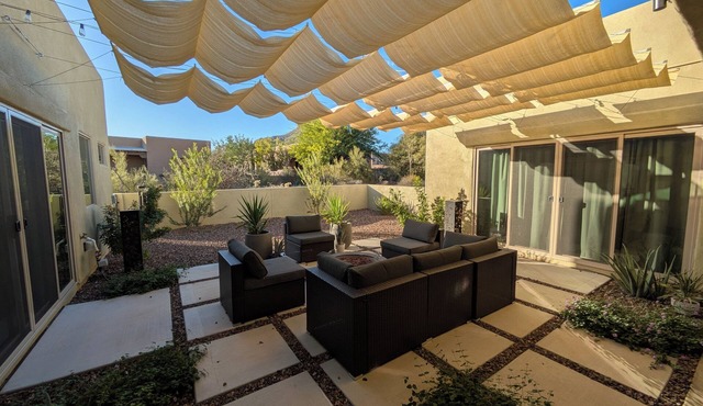 Charming 3-bedroom house with beautiful courtyard and spectacular mountain views