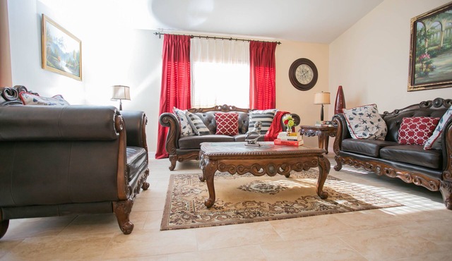 Charming 4 Bedroom, 2 Bathroom house in Phoenix