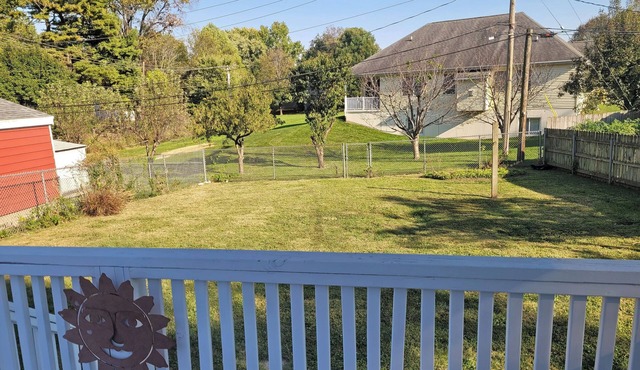 Charming 4-bedroom house in welcoming Springfield, with AC, WiFi, many amenities in Springfield