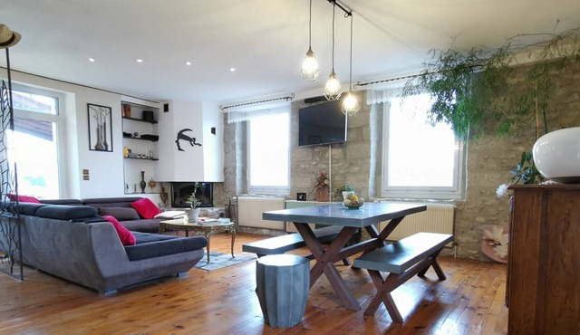 Charming Cottage with Private Pool and Garden in Peaceful Espaly-Saint-Marcel in Espaly-Saint-Marcel