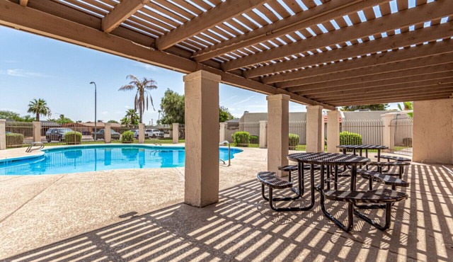 Charming Condo with Pool in Mesa near Tempe