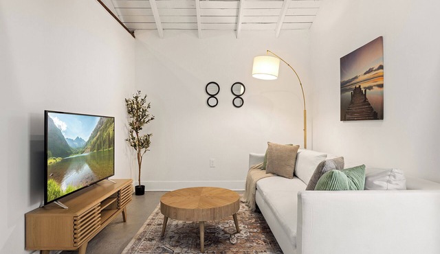 Charming Inglewood 1-BR Bungalow w/Washer & Dryer