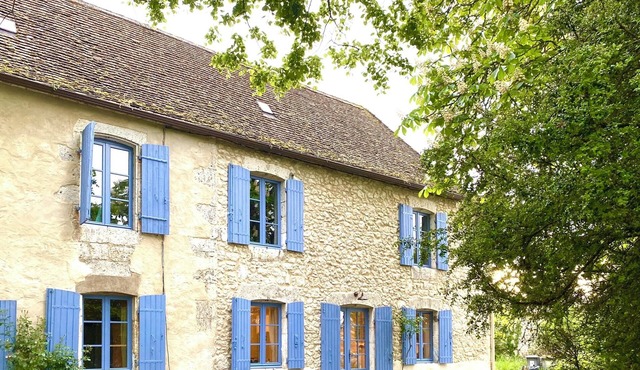 Charming La Maison Des Artistes near Bergerac. Pet friendly! in Conne-de-Labarde