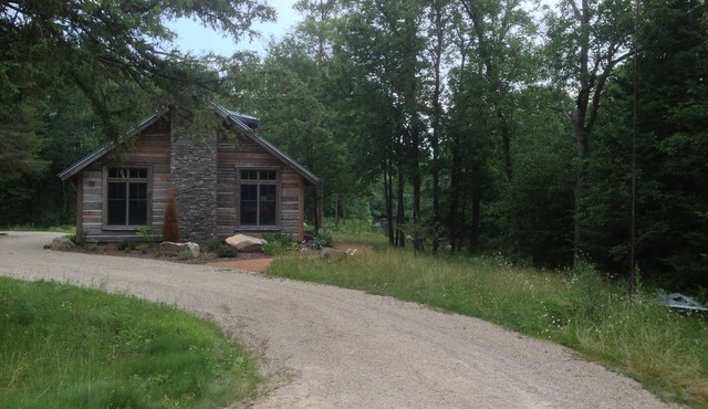 Charming Riverfront Log Cabin ~ River Paradise! in Dunbar