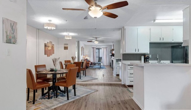 Charming Updated Complete with Furnishings 1-bedroom condo In Arizona Decor in Phoenix