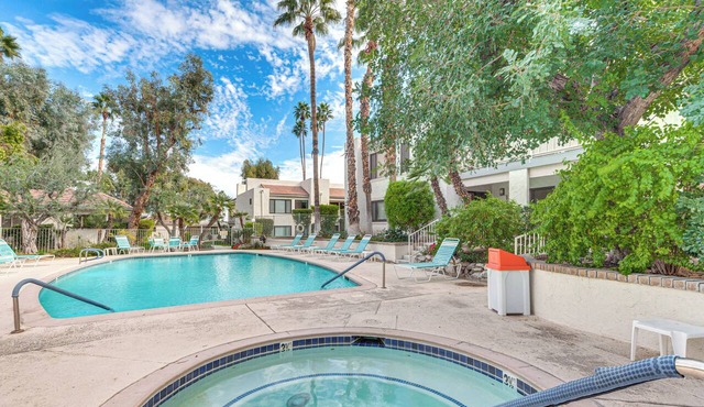 Chic Palm Springs Condo By the Riviera Hotel