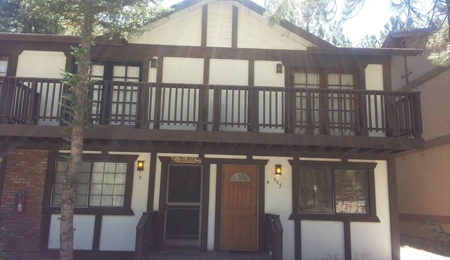 Classic Style Cabin Retreat-Hiking, Village, Lake