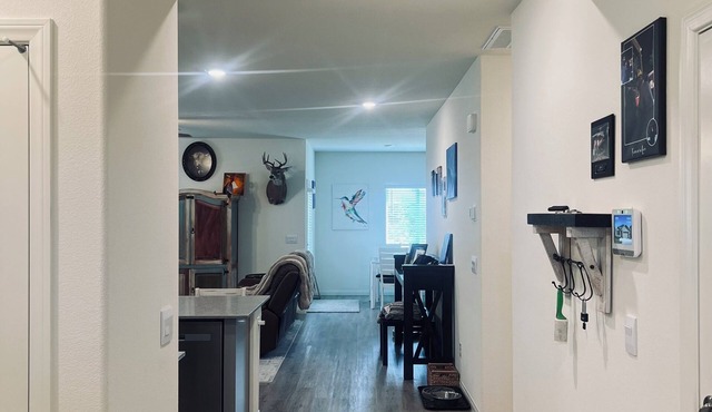 Clean new 1-Bd/1Bth house N.Las Vegas, close to Golf course and Aliante Casino
