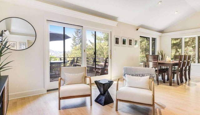 Cloverdale Dog-Friendly Pool Retreat near Wineries