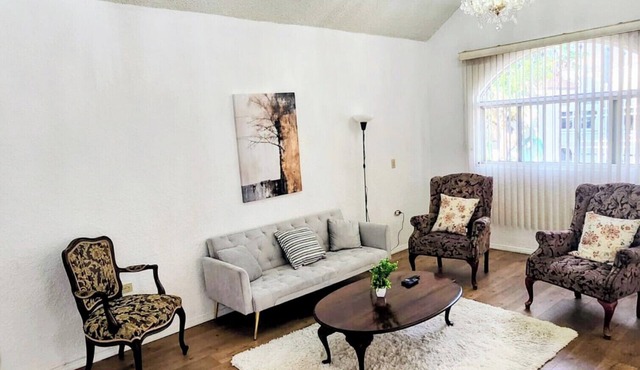 Comfortable 3-bdr 2-bth house in Ensenada, 7 mins from beach. in Ensenada
