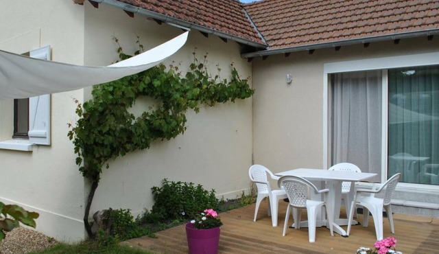 Comfortable and Bright House Near Tours in Montbazon