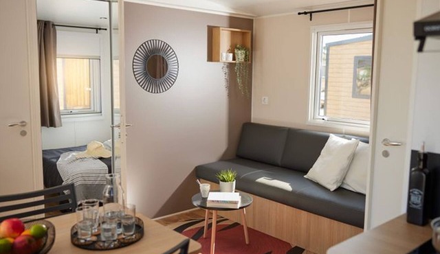 Comfortable mobile home with 2 bedrooms and equipped kitchen in Les Achards