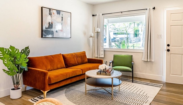 COMFY STAY| NEW & CLEAN| 10 MINS DISNEY| DOWNTOWN