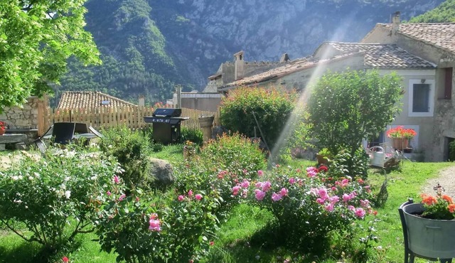 Cornillon Sur L Oule: Lodging in Provencal village house with garden in Cornillon-Sur-L'oule