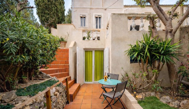 Cosy studio with terrace and garden VAUBAN 5 minutes from old port in Marseille