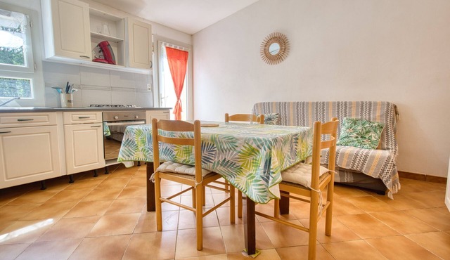 Cottage "Maisonnette – Gîte" with Shared Pool, Private Terrace and Garden in Nabirat