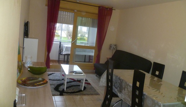 COURSEULLES 150 Meters FROM THE SEA NEAR PORT AND SHOPS in Courseulles-sur-Mer