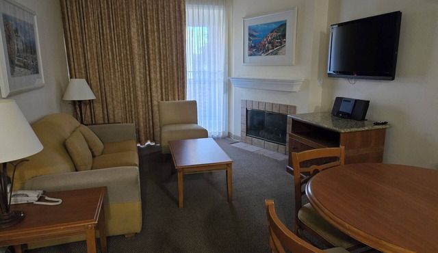 Cozy 1-bedroom apartment in central Las Vegas