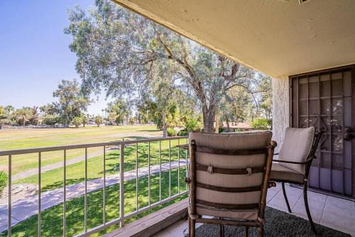 Cozy 2 bedroom Condo with Golf Course views