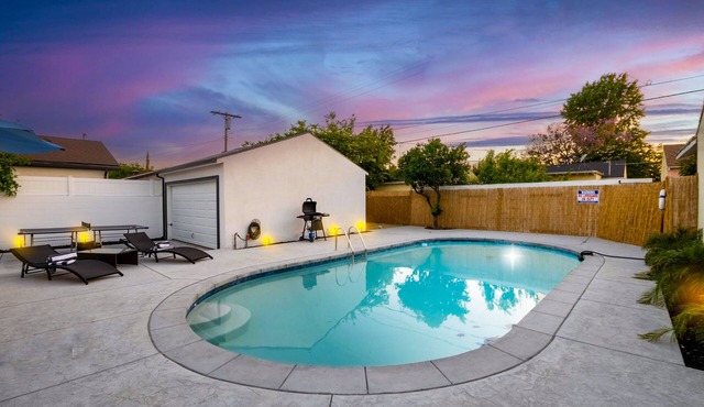 Cozy 3BR Oasis w/Pool in NoHo