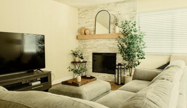 Cozy Family Home - 20 Mins from Disneyland in Placentia