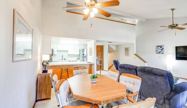 Cozy Flagstaff Retreat w/Balcony & Mtn View!