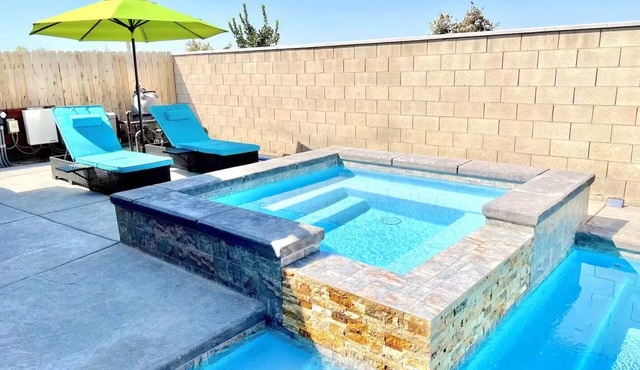 Cozy house w/hot tub-pool close to national parks