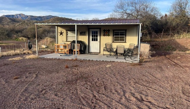 Cozy house w/min away from outdoor adventures. Hiking, off roading & more.