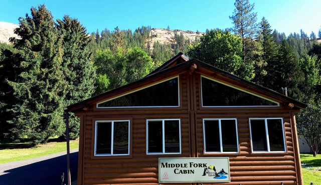Cozy Middle Fork Cabin. Across from Clearwater River in Kamiah