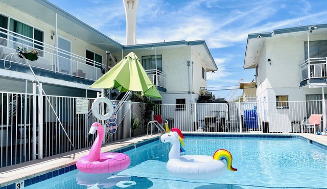 Cozy renew 3BR STRIP next LVCC book best-Spot Sale POOL WSOP poker summer