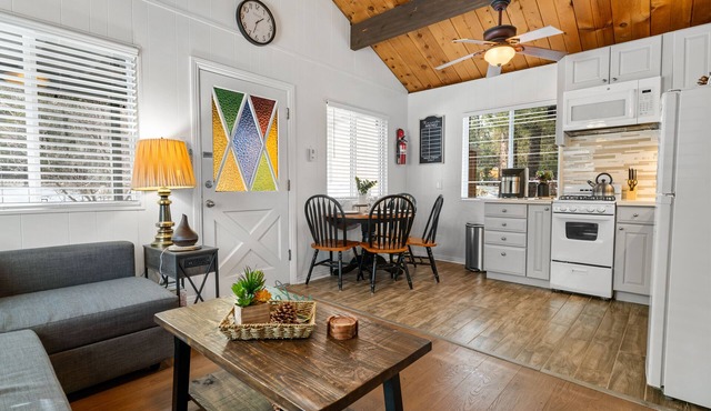 Cozy SugarPine Cabin with Game Room!